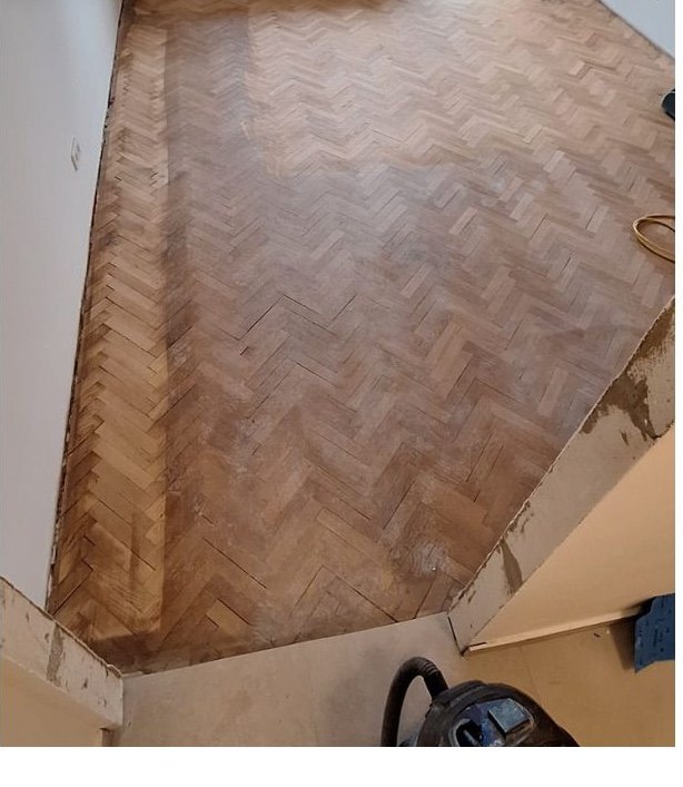 Renovace původních parket — stav před realizací